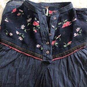 Free People Top flowing long sleeve with pockets